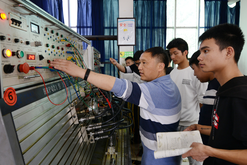 电子电气专业实训.jpg
