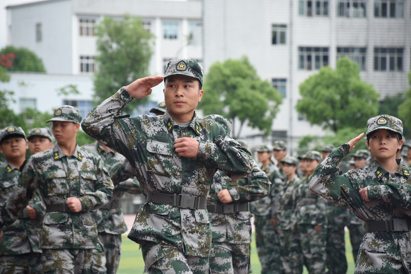 1622167473871072255.jpg 分列式表演2.jpg