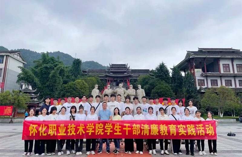 1655106315996096001.jpg 23eefd80745d8d9092f2b8d3fa5a4bb.jpg